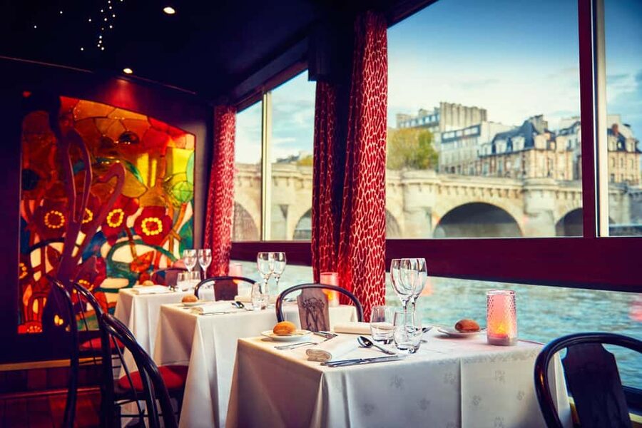 Paris: Seine River Cruise with 3-Course Dinner & Live Music - The 6:45 PM sailing: earlier, shorter, simpler