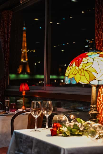 Paris: Seine River Cruise with 3-Course Dinner & Live Music - Louvre and Notre Dame from the river