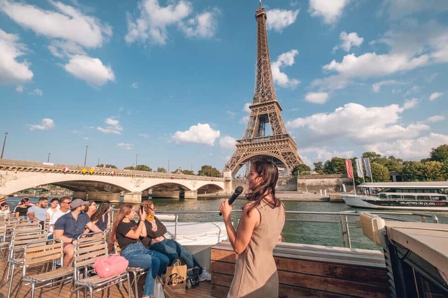 Paris: Seine River Cruise with Champagne from Eiffel Tower - Why a Seine cruise works so well in Paris