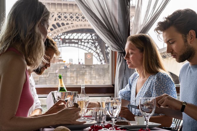 Paris Seine River Gourmet Lunch Cruise with Champagne Option - Timing the cruise into your Paris day