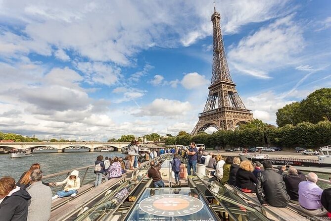 Paris Seine River Sightseeing Cruise Tour - Looking up at Pont Neuf