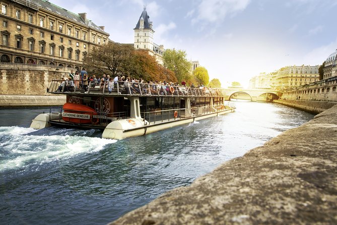 Paris Seine River Sightseeing Cruise with Commentary by Bateaux Parisiens - What the one-hour Seine cruise is really like