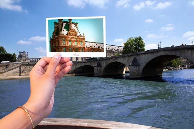 Paris Seine River Sightseeing Cruise with Commentary by Bateaux Parisiens - Notre-Dame and the islands in the center of Paris