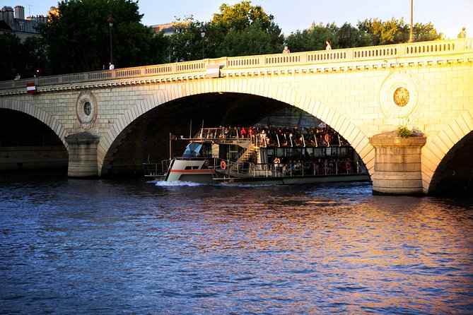 Paris Seine River Sightseeing Cruise with Commentary by Bateaux Parisiens - The Conciergerie and the Louvre from the water