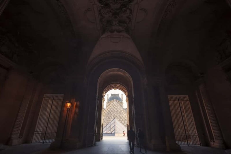Paris: Skip-the-Line Louvre Highlights Tour with Mona Lisa - The Louvre Building Is Part of the Tour