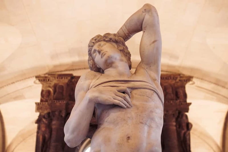 Paris: Skip-the-Line Louvre Highlights Tour with Mona Lisa - Leonardo’s Mona Lisa and the Reality of the Crowd