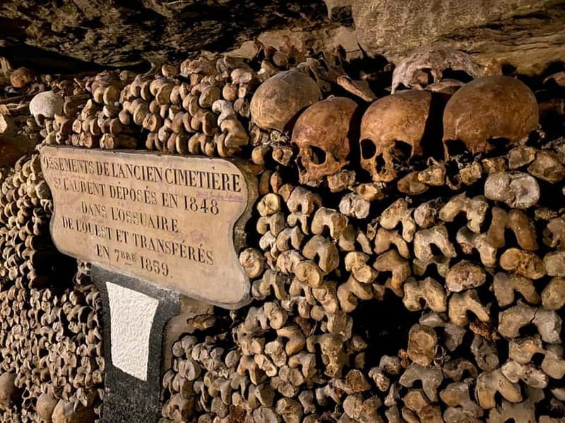 Paris: Small-Group Catacombs Tour with Skip-the-Line Entry - Cataphiles and the Graffiti Underground