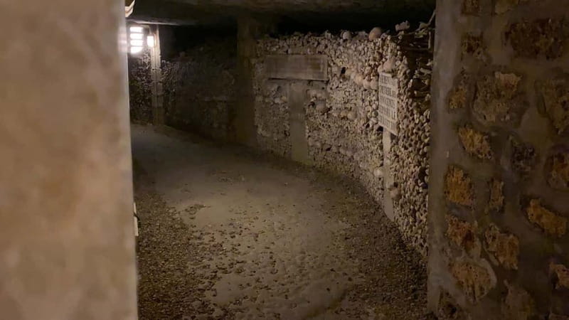 Paris: Small-Group Catacombs Tour with Skip-the-Line Entry - The 133-Step Descent Into Paris