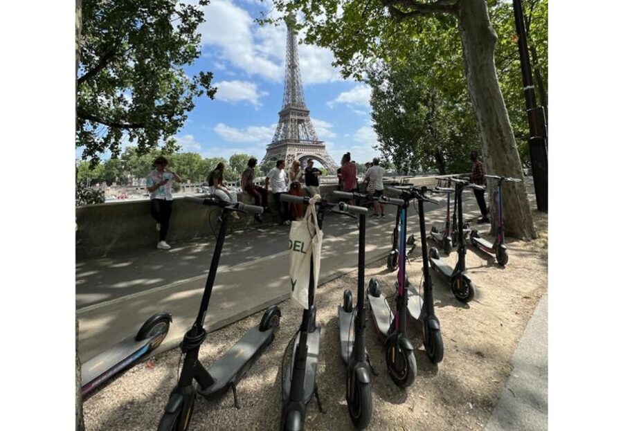 Paris: Small-Group E-Scooter Tour with a Local Guide - Five things that make this Paris e-scooter tour useful