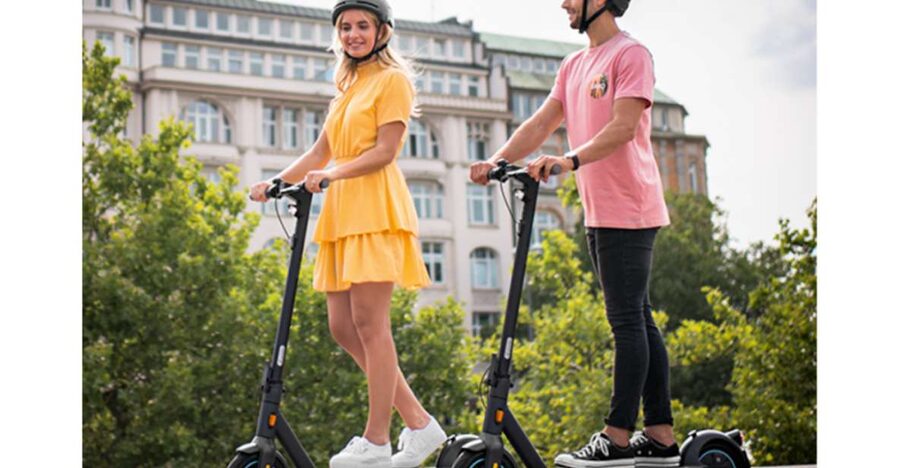 Paris: Small-Group E-Scooter Tour with a Local Guide - The Louvre courtyard and Pyramid in 20 minutes