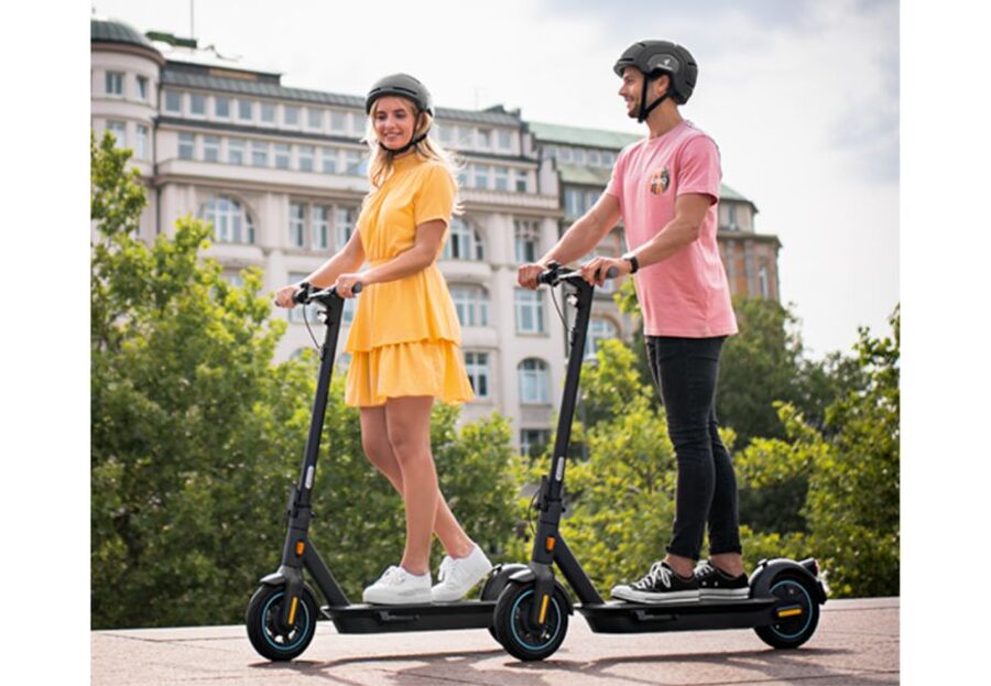 Paris: Small-Group E-Scooter Tour with a Local Guide - The Eiffel Tower: The main photo moment