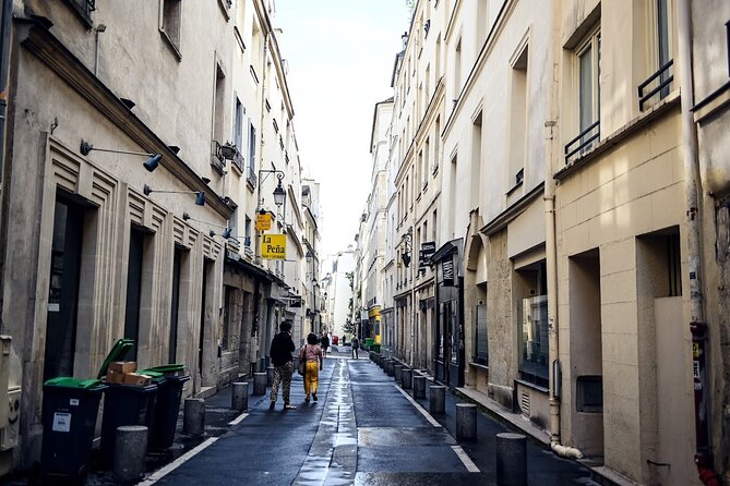 Paris St Germain Food Tour with Cheeses, Foie Gras, Wines & More - The guides are a major part of the value