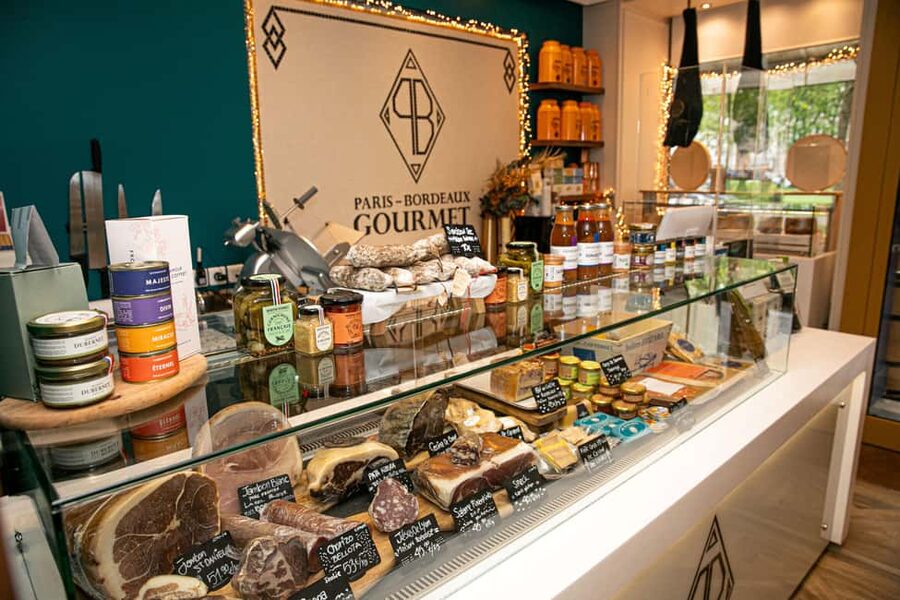 Paris: Tasting of 3 Wine and 3 Cheese - What you can buy after the tasting