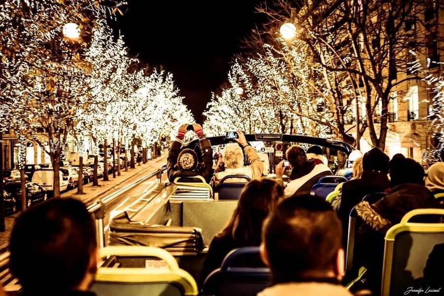 Paris: Tootbus Open-Top Christmas Bus Tour - The Louvre and department stores finish the picture
