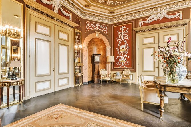 Paris: Versailles Palace with Gardens and Estate Entrance Ticket - Palace of Versailles: grand rooms and a crowded route