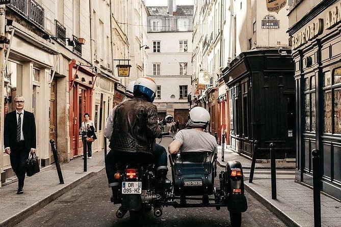 Paris Vintage Sidecar Tour – Emily in Paris highlights - What the ride feels like from each seat