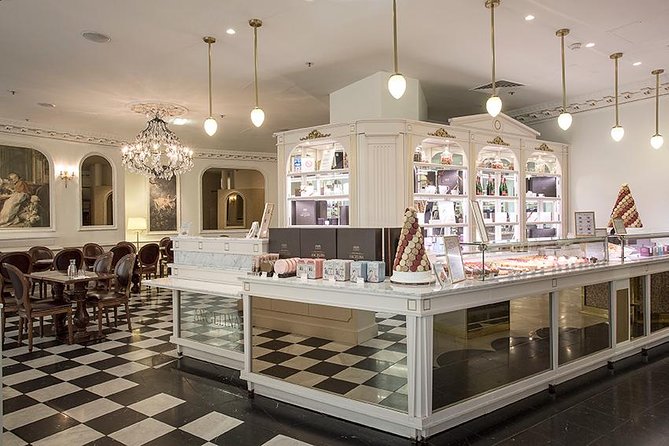 Paris VIP Shopping Experience-Lounge Access, Tea time & Transfer - Tax-refund help can save time and confusion