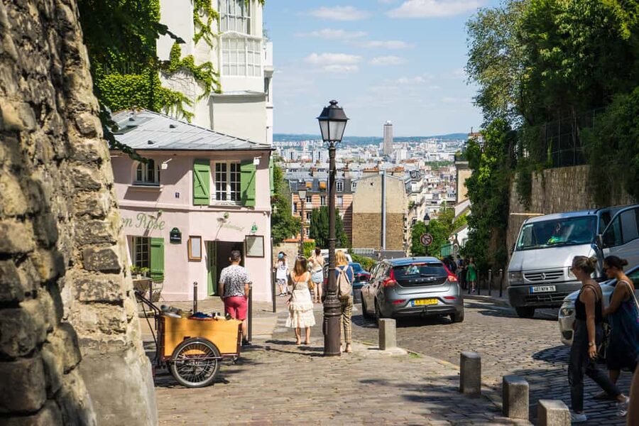 Paris: Walking Tour of Montmartre - Place du Tertre and Montmartre’s public art