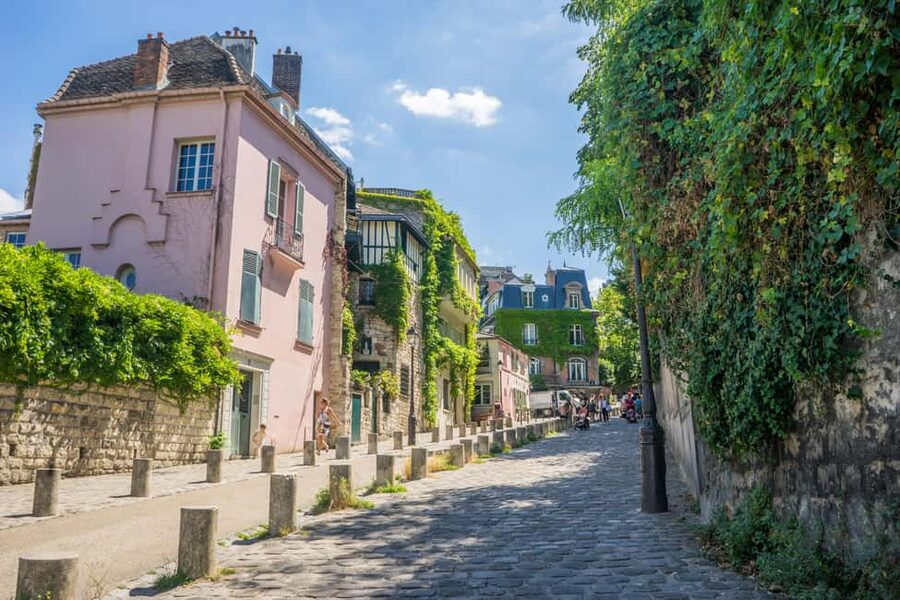 Paris: Walking Tour of Montmartre - Guides who make the difference