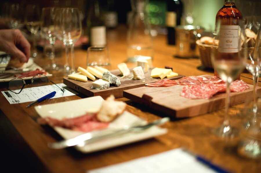 Paris: Wine and Cheese Lunch - How to Fit Ô Chateau Into Your Paris Day
