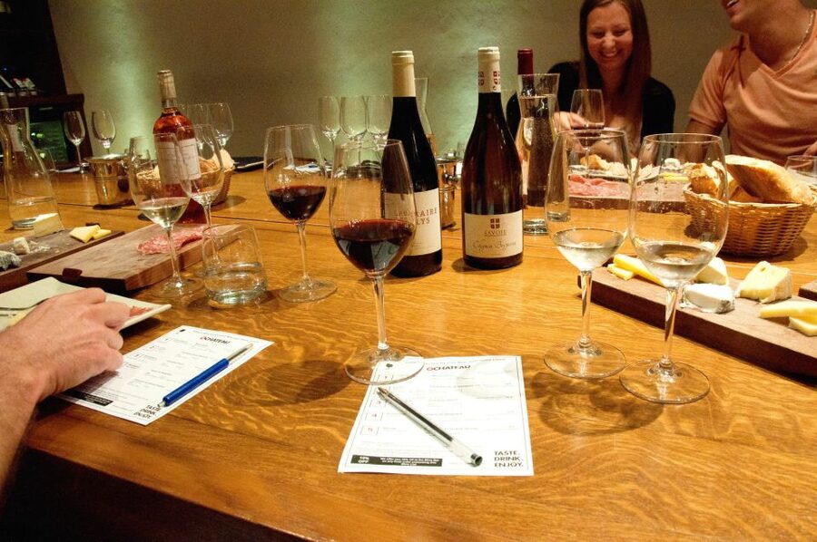 Paris: Wine and Cheese Lunch - Small Drawbacks to Keep in Mind