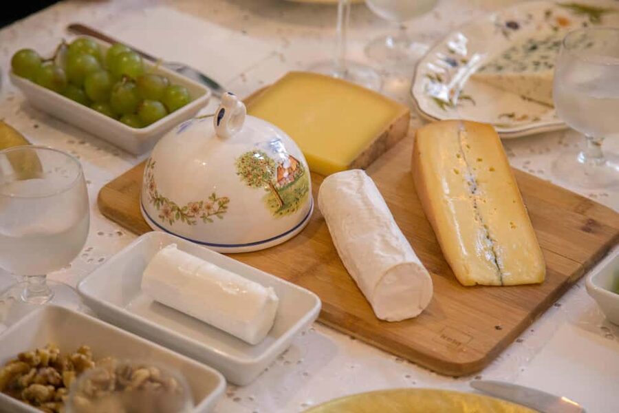 Paris: Wine and Cheese Tasting with a Chef Sommelier - Meeting Chef Alex at 98 Rue Monge