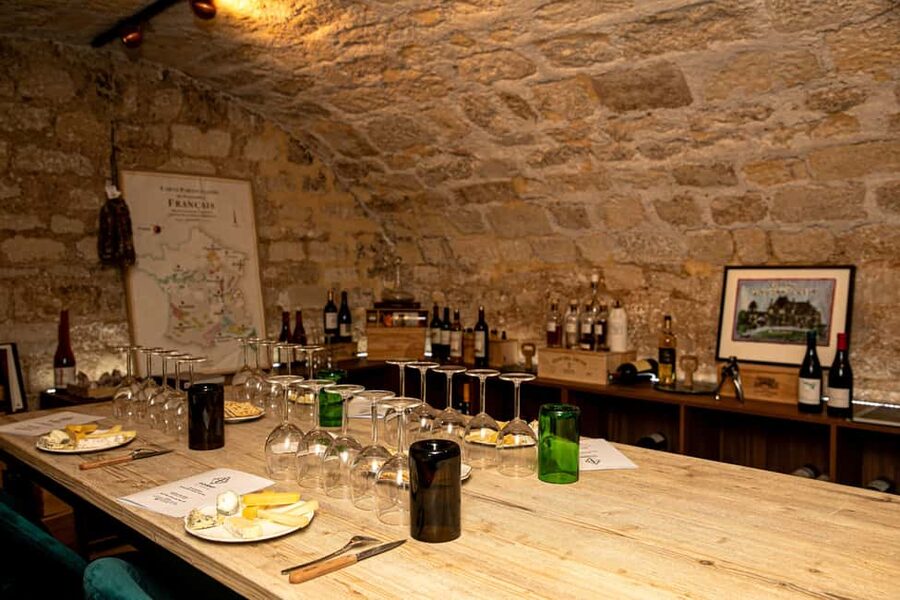 Paris: Wine & Cheese Tasting Master Class Near Eiffel Tower - Shopping for French specialties after the tasting