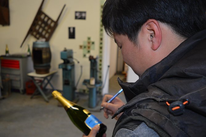 Paris Wine Day Tours exclusive Champagne tour incl. 3 visits - Tasting three producers instead of one