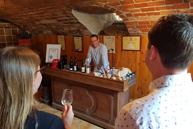Paris Wine Day Tours exclusive wine tour in the Sancerre area - Lunch is more than a quick stop