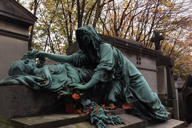 Pere Lachaise Cemetery Paris - Exclusive Guided Walking Tour - The Cemetery’s Harder History
