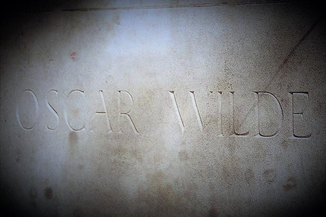 Pere Lachaise Cemetery Walking Tour in Paris - Famous Names, From Oscar Wilde to Jim Morrison