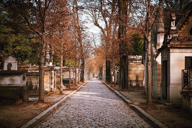 Père Lachaise Cemetery Walking Tour - Semi-Private 12ppl Max - Memorials to war and the Holocaust