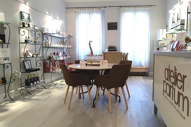 Perfume Workshop - What happens at 16 Rue du Congrès