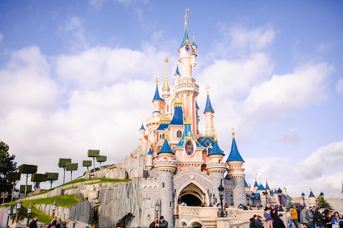 Personalized Transport service from Disneyland to Paris - What the 20-Minute to 1-Hour-10-Minute Ride Means