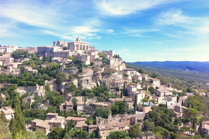 Picturesque Luberon - From AIX-EN-PROVENCE - Gordes, the dramatic clifftop village
