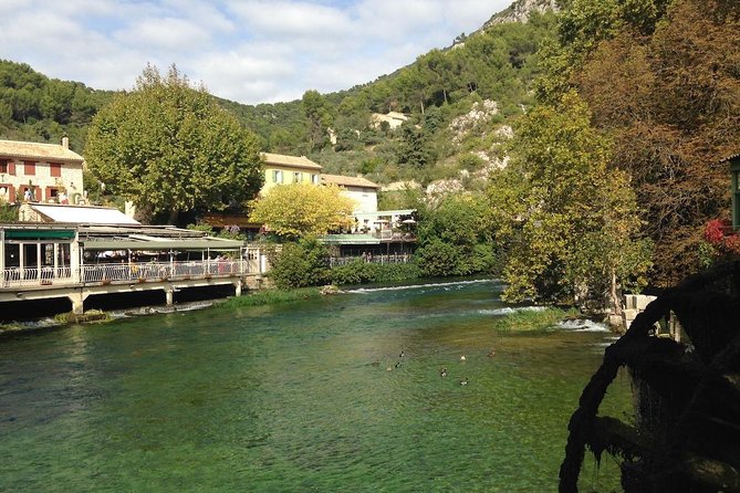 Picturesque Luberon - From AIX-EN-PROVENCE - L’Isle-sur-la-Sorgue and the Sunday market