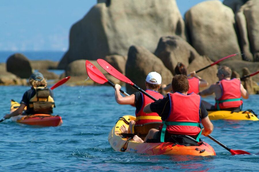 Porticcio: Guiding Kayaking Tour - Guide Quality and Language Support