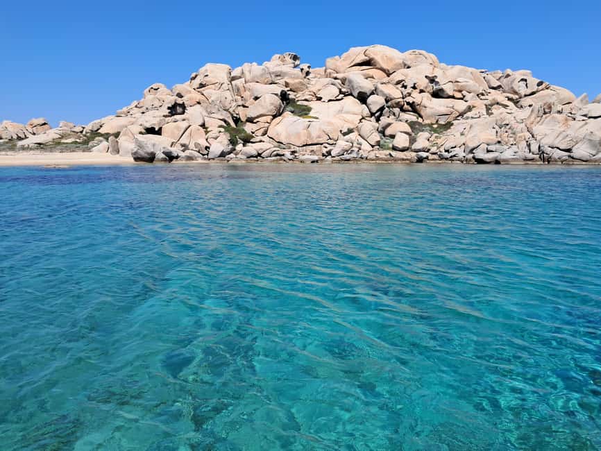 Porto-Vecchio : Discover Nature Through the Lavezzi Islands - The guide and the language question
