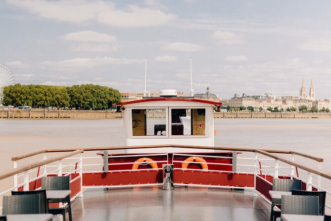 Prestige Commented Cruise glass of wine and Canelé in Bordeaux - Historic gates and Bordeaux’s old defenses