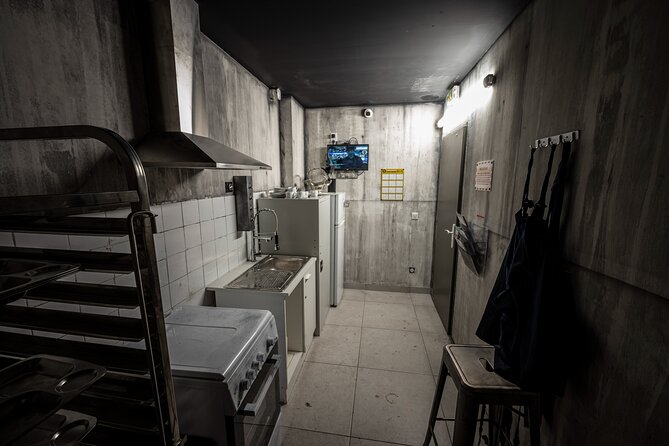 Prison Break - Escape game in Montpellier - The game master and the role of guidance