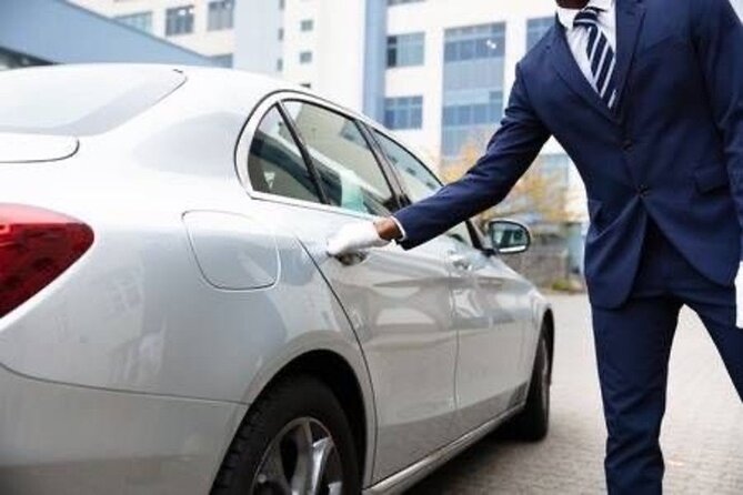 Private Arrival Transfer from CDG or ORLY airports to Paris city - Finding your driver at CDG or ORLY