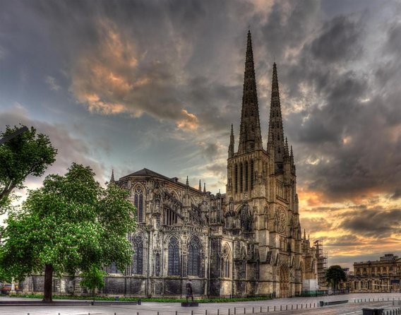 Private - Best of Bordeaux Walking Tour + Glass of Bordeaux Wine - Key points to know before booking