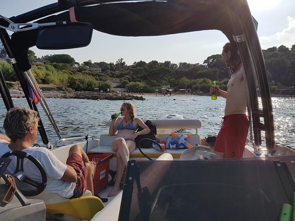 Private Boat Charter in the Bay of St Tropez - Why this private charter works so well
