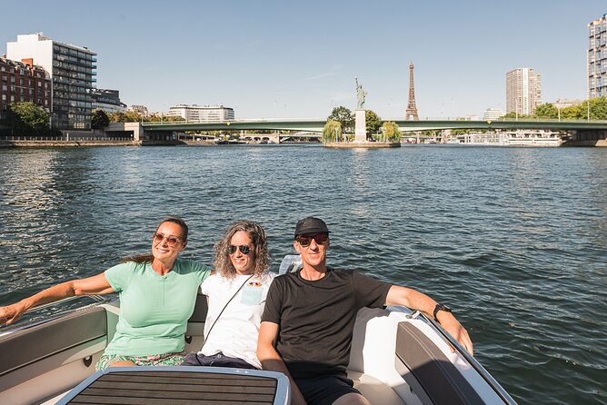Private Cruise to Discover Paris - Passerelle Debilly and Pont Alexandre III