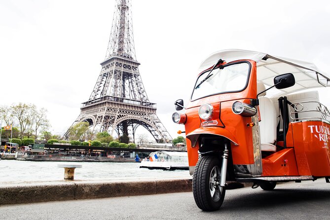 Private Electric TukTuk tour in Paris ( 2 hours ) - Place de la Concorde opens onto grand Paris