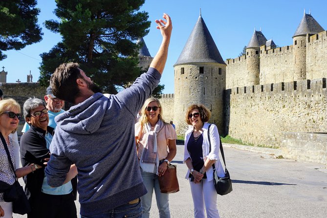 Private guided tour of the city of Carcassonne - Starting at the entrance and entering the Lices