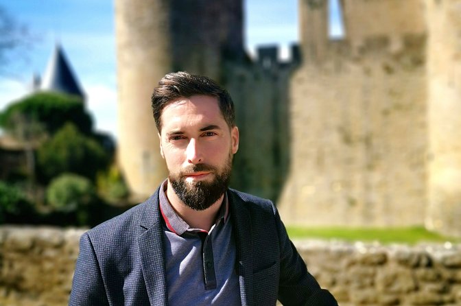 Private guided tour of the city of Carcassonne - Walking through the cobbled streets