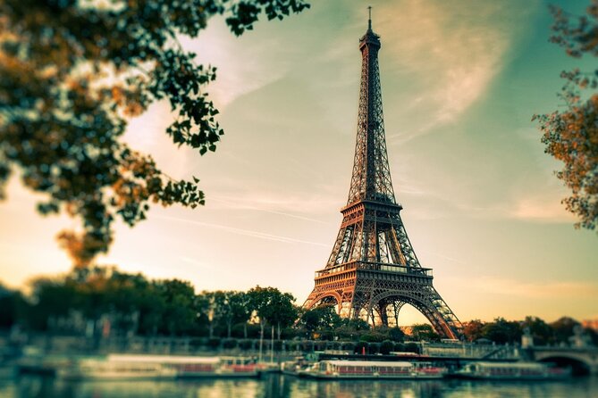 Private Half-Day Guided Tour of Paris - Montmartre and Sacré-Coeur: the best opening stop