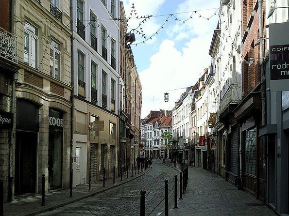 Private Lille Tour by Classic Convertible 2CV with Champagne - Key points to know before booking