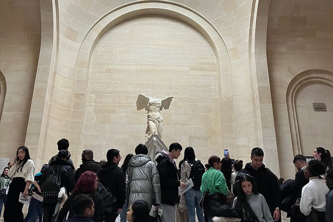PRIVATE Louvre Wonders & Hidden Treasures Visit - Claudio’s guiding style